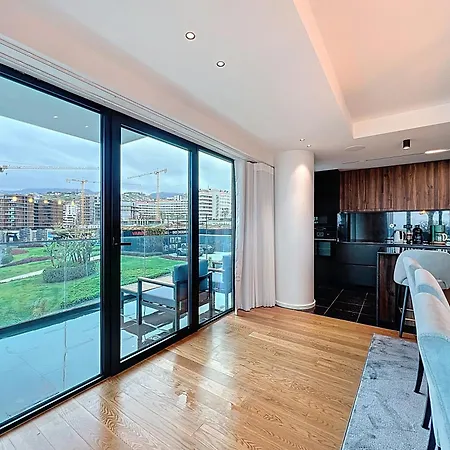 Varinos Seaview Apartament *