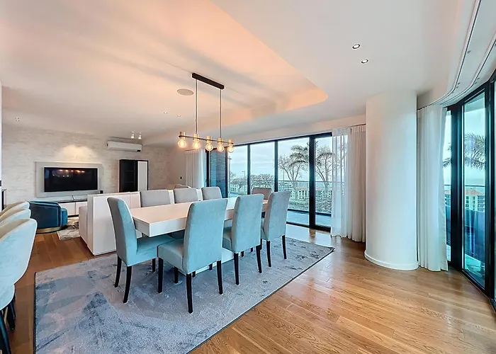 Varinos Seaview פונשל